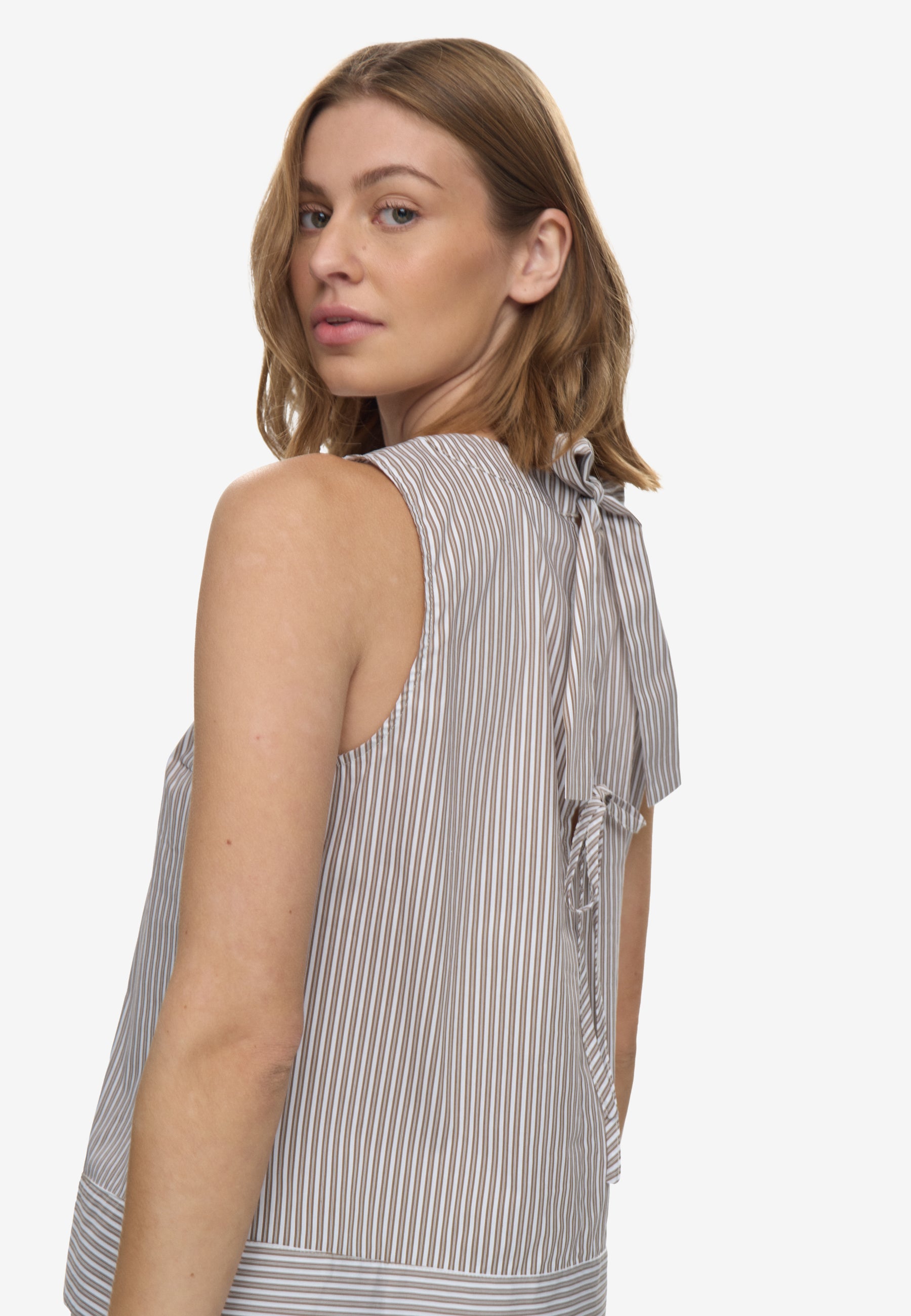 moves Aspyn top 4728 Top 1114 Travetine