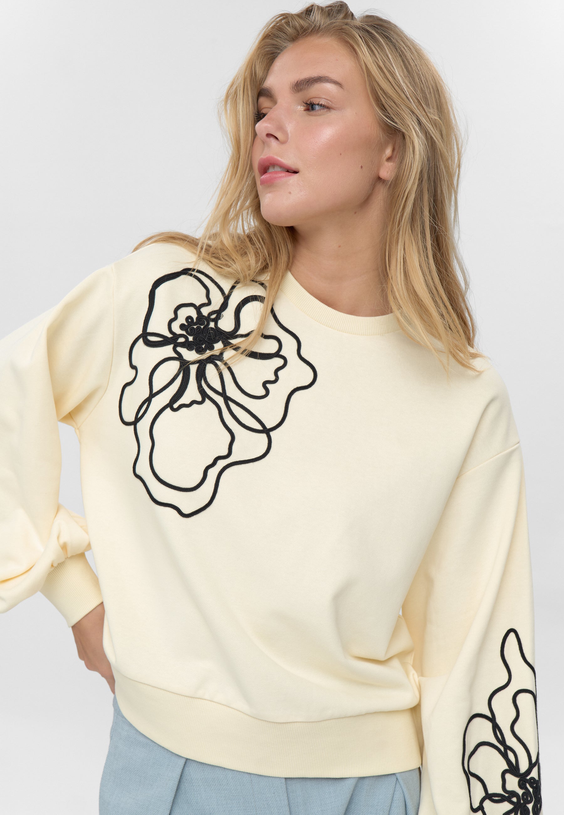 moves Flower sweat 4646 Sweatshirt 0710 Shortbread