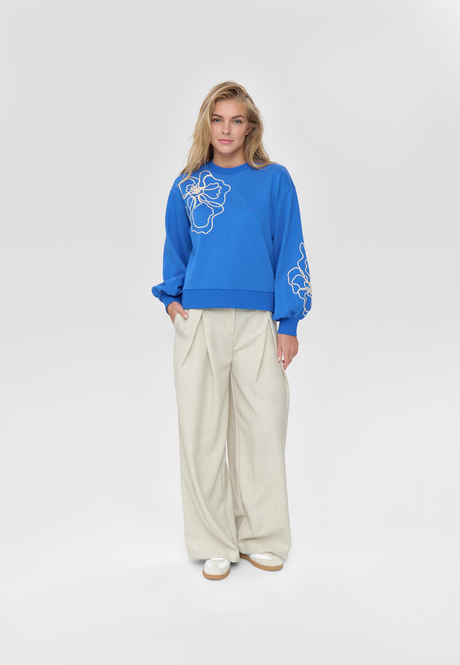 moves Flower sweat 4646 Sweatshirt 4148 Victoria Blue